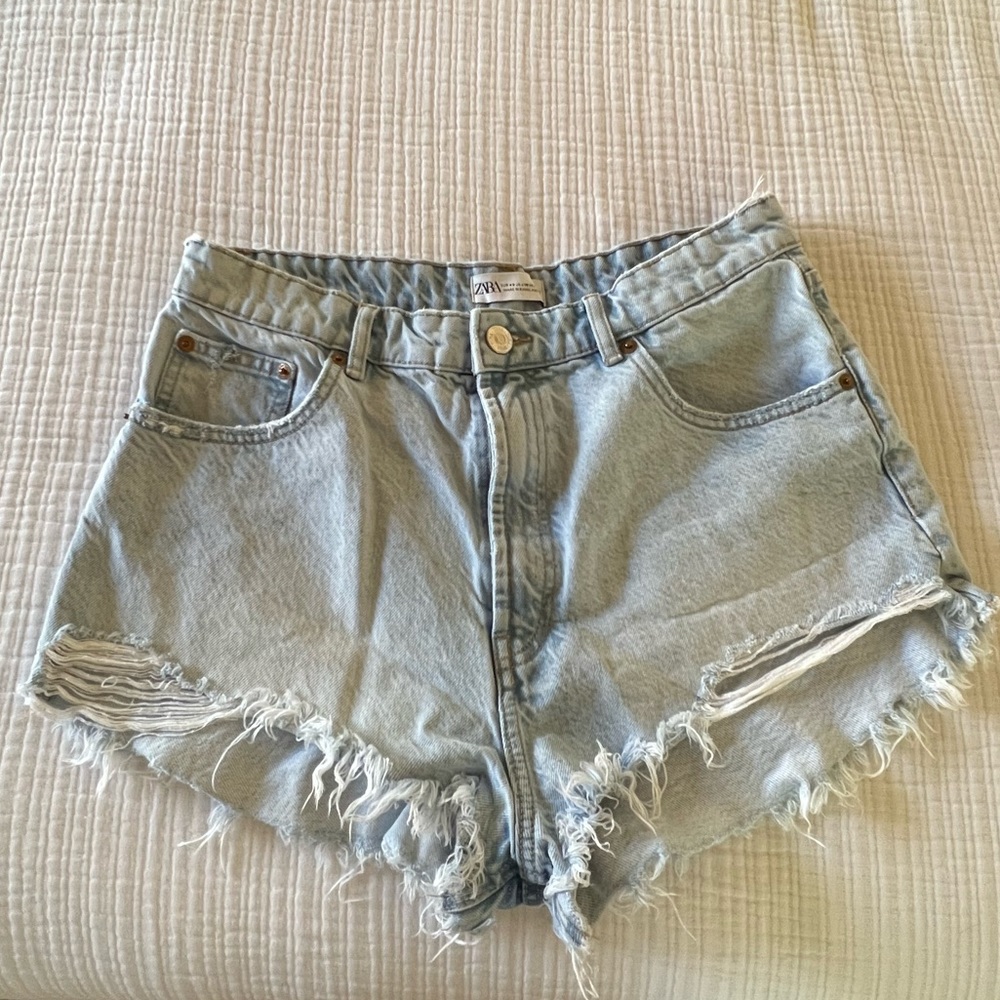 Zara Light Wash Denim High Rise Short